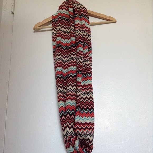 Multi-Coloured Chevron Pattern Infinity Scarf - Picture 2 of 8
